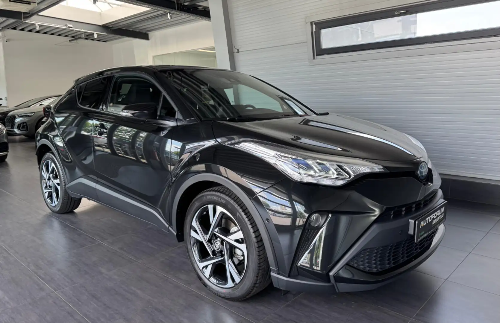 Toyota C-HR 1.8 Hybrid Team D|ACC|LED|Kamera|Navi|LM18 Schwarz - 1