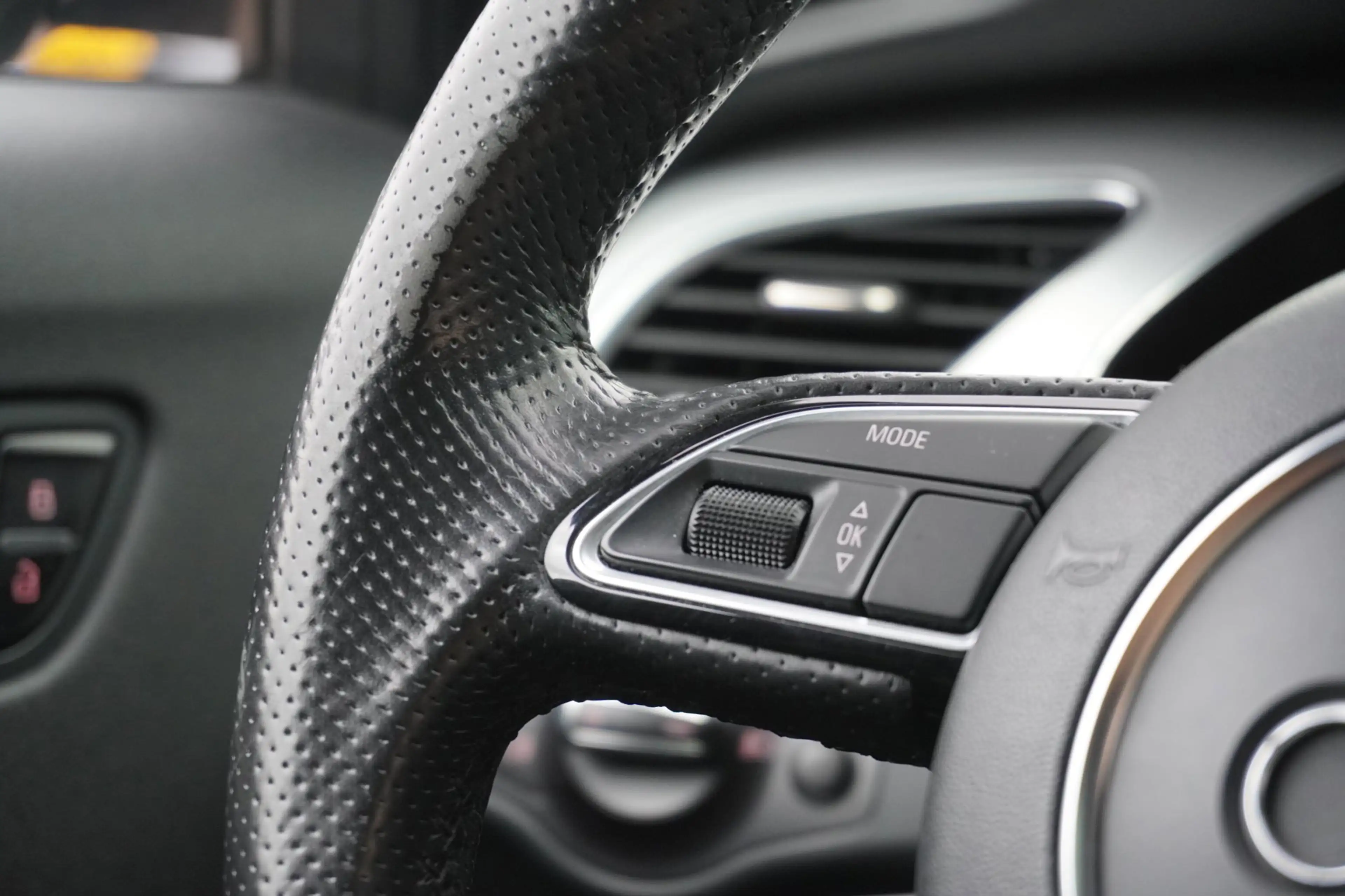 Audi A4 Avant 1.8 TFSI S Edition Automaat | Airco | Naviga — photo 18