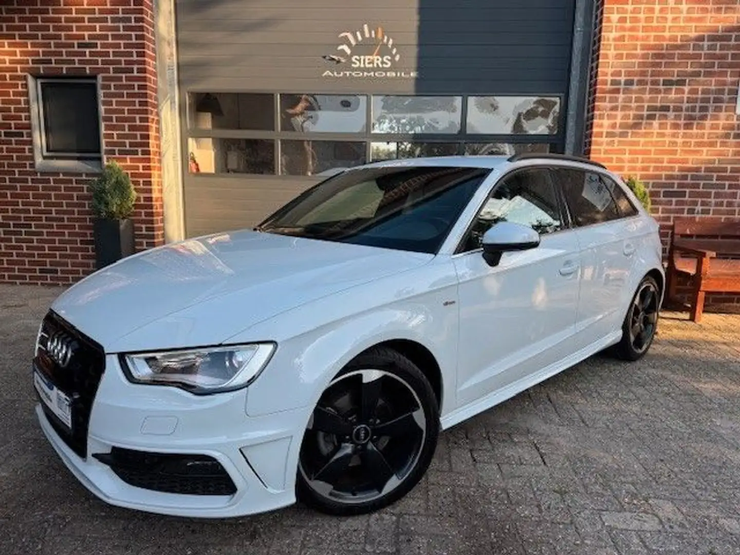 Audi A3 Sportback S line Sportpaket,TEILLEDER,XENON Weiß - 1