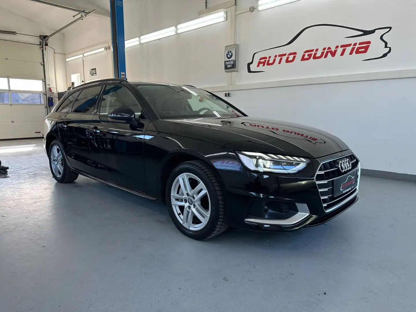 Audi A4 Avant 40 TDI S-tronic*Pano*Matrix*BO* Schwarz - 1