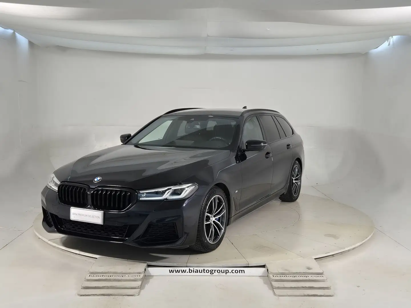 BMW 520 Serie 5 G31 2020 Touring LCI D 520d Touring mhev Nero - 1