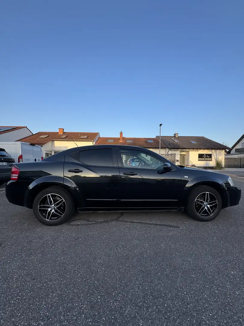 Dodge Avenger SE Schwarz - 2