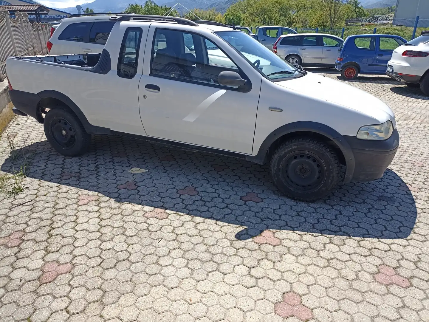 Fiat Strada Weiß - 1