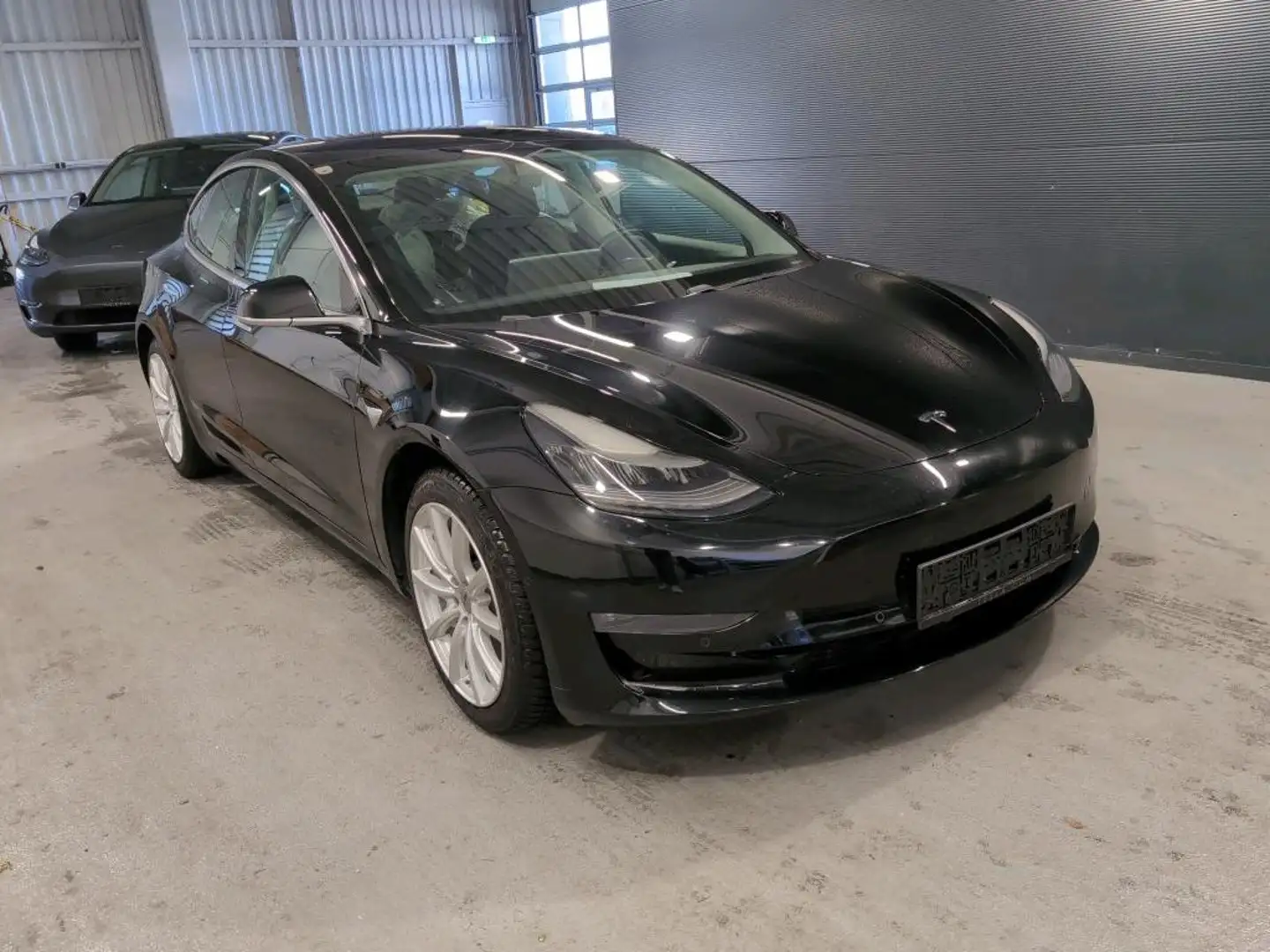 Tesla Model 3 Long Range AWD 75kWh Schwarz - 1