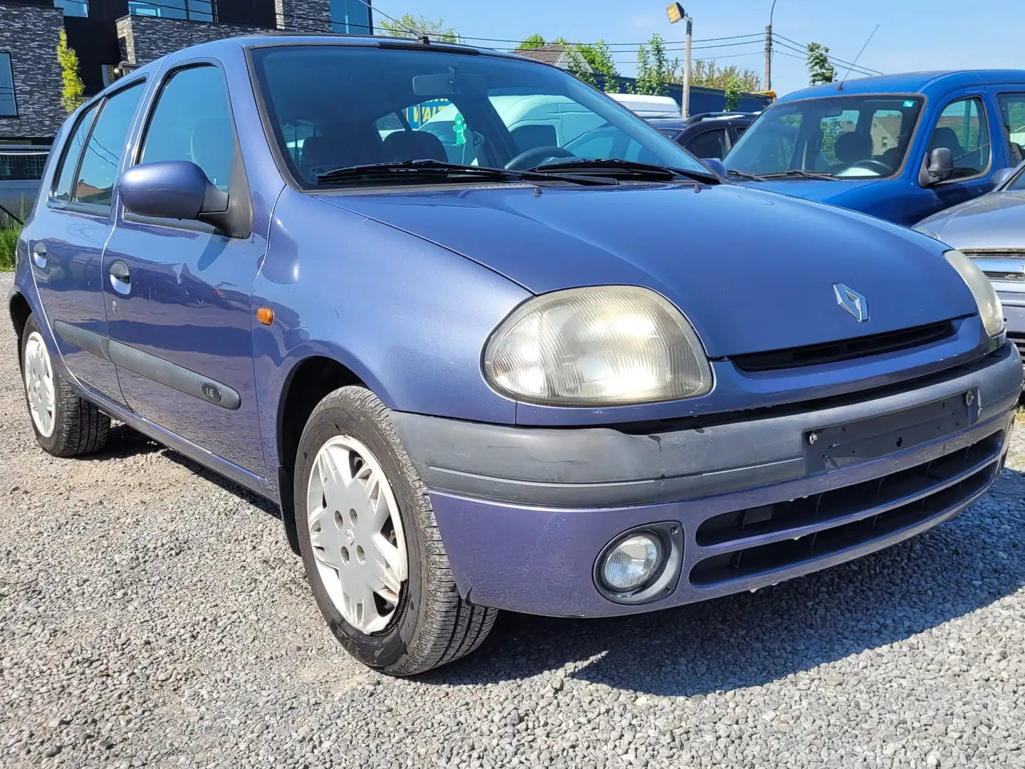 Renault Clio 1.6i AUTOMAAT 119000km 5 deurs 1999 Gris - 1