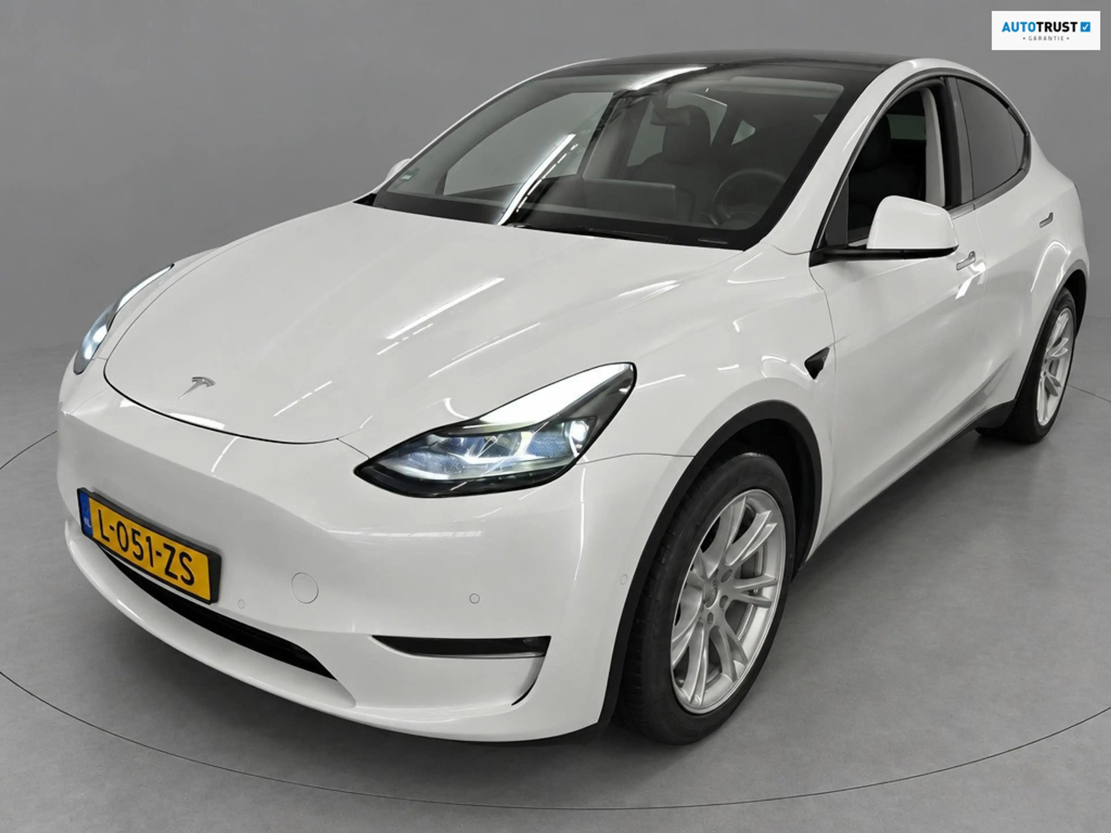 Tesla Model Y Long Range AWD 75 kWh Trekhaak SOH 89% DEALER OND