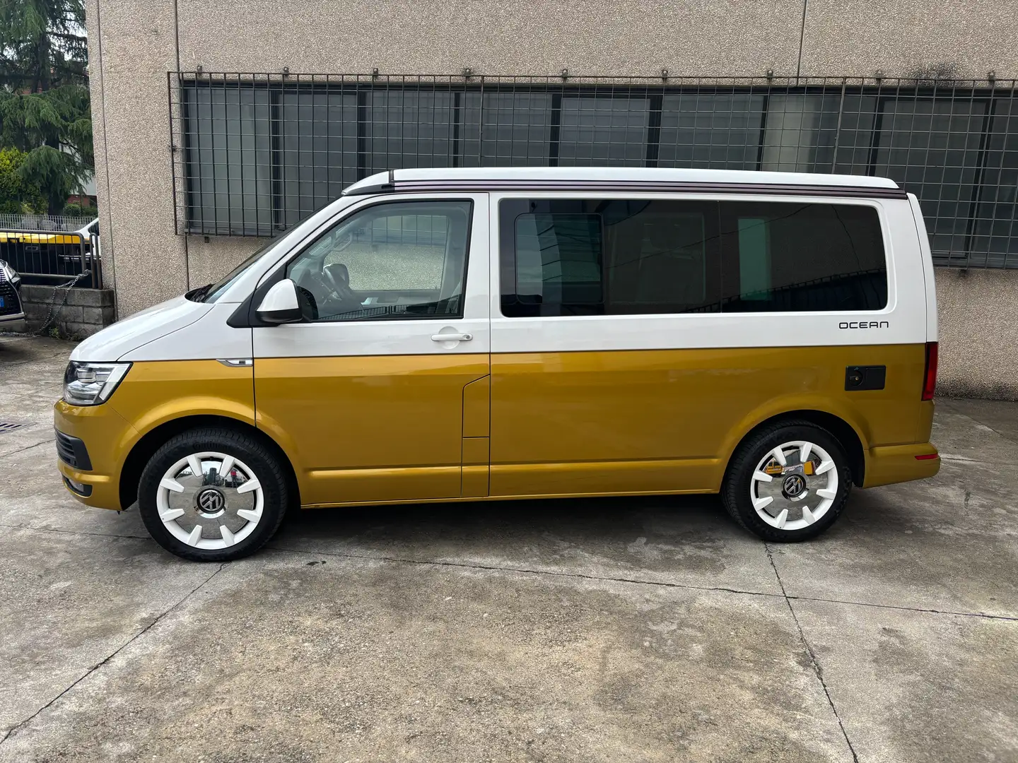 Volkswagen T6 California OCEAN 2.0 TDI DSG 4MOTION BLOCCO DIFFERENZIALE Zlatá - 2