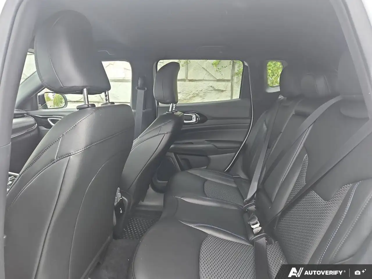 Jeep Compass photo Jeep Compass