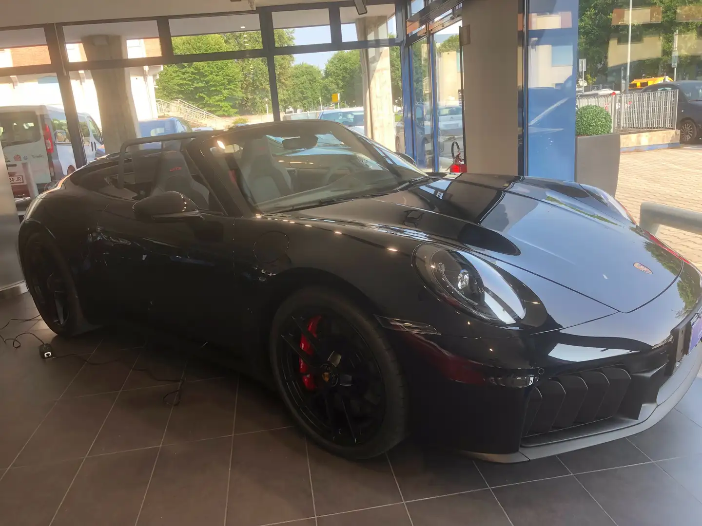 Porsche 911 992-2-Cabrio GTS Hybrid subentro leasing Nero - 2