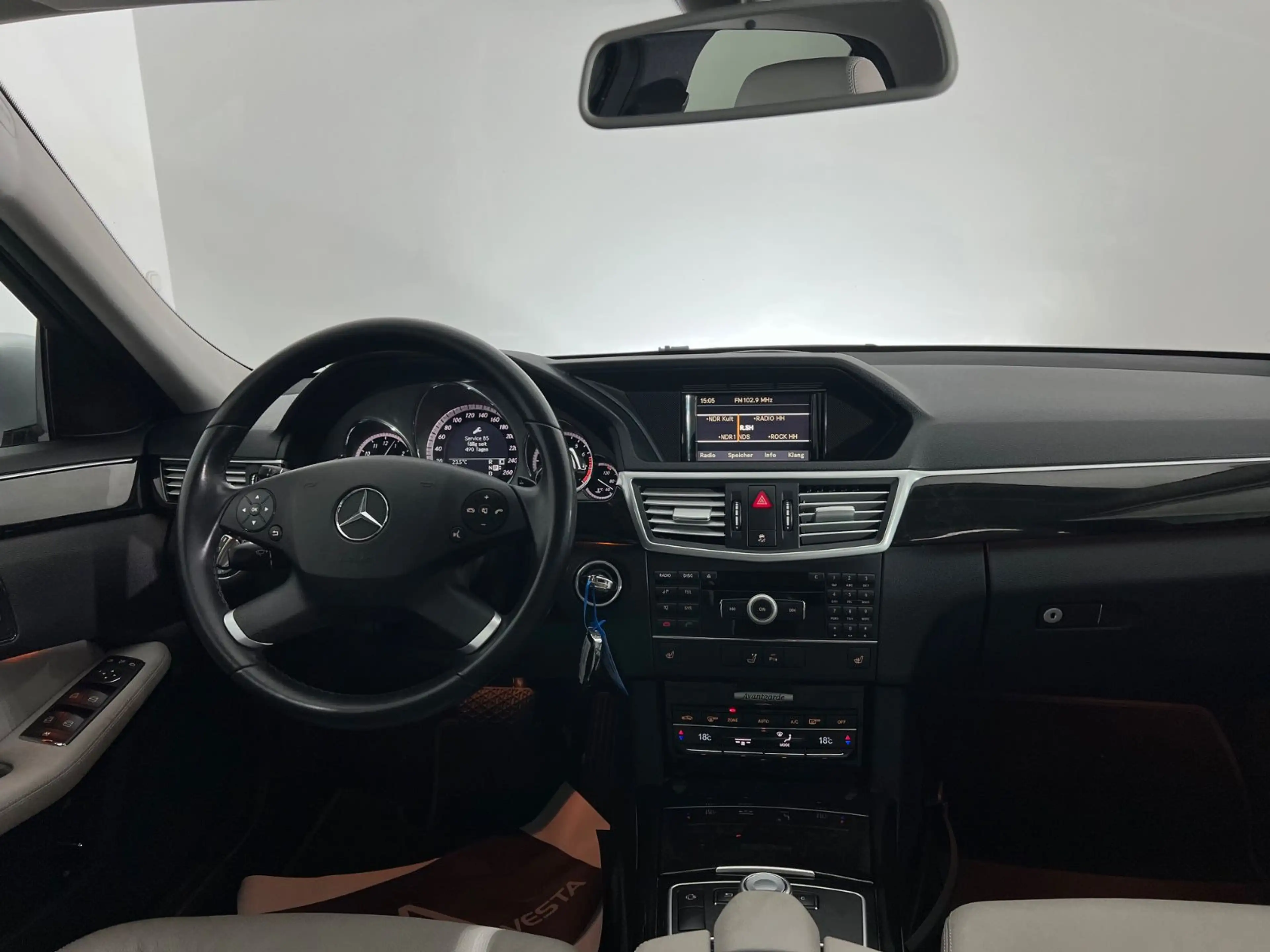 Mercedes-Benz E 350 CGI / RENTNER/  71.tKM / 292PS / V6 / ILS — photo 11