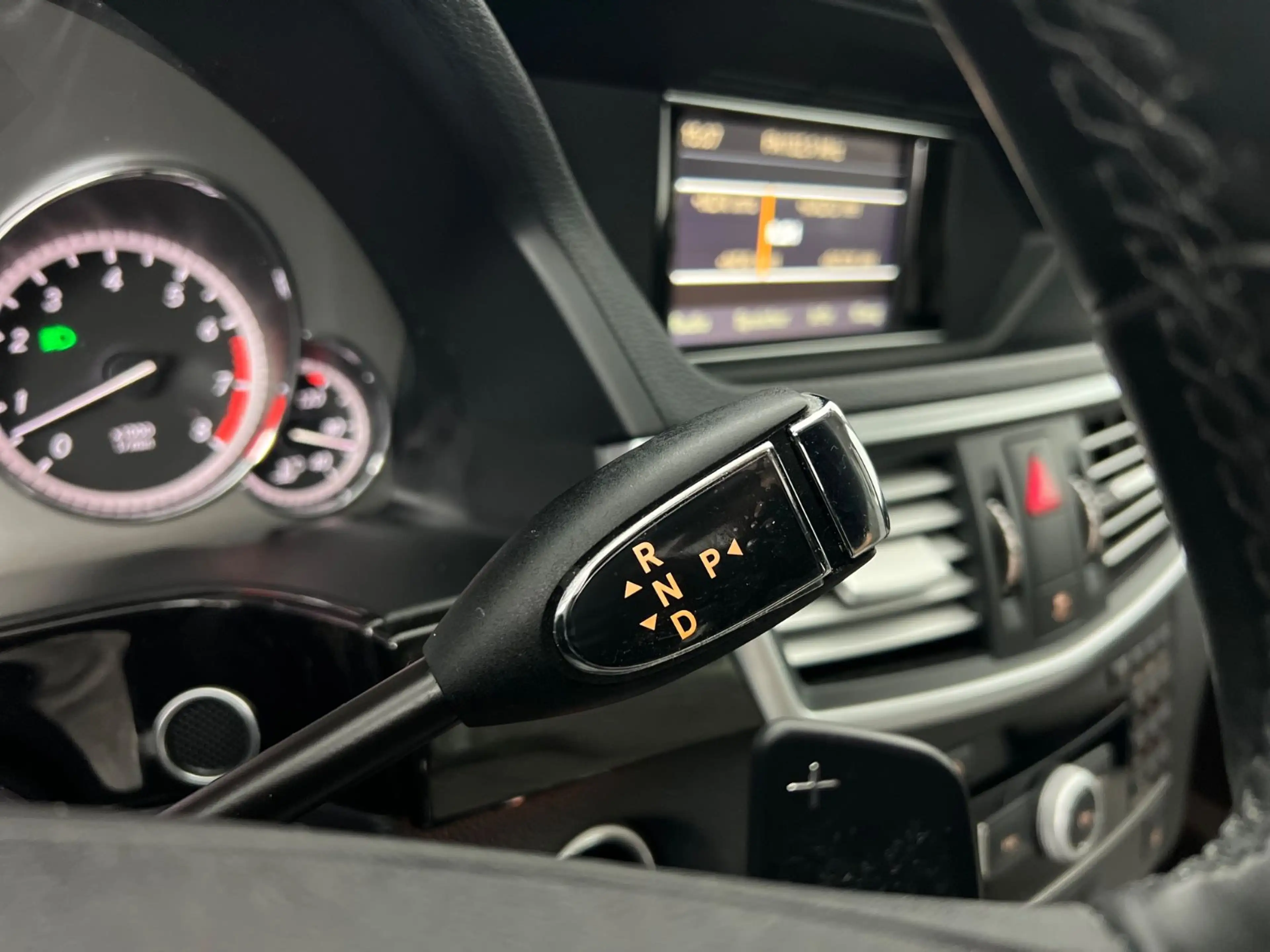 Mercedes-Benz E 350 CGI / RENTNER/  71.tKM / 292PS / V6 / ILS — photo 22