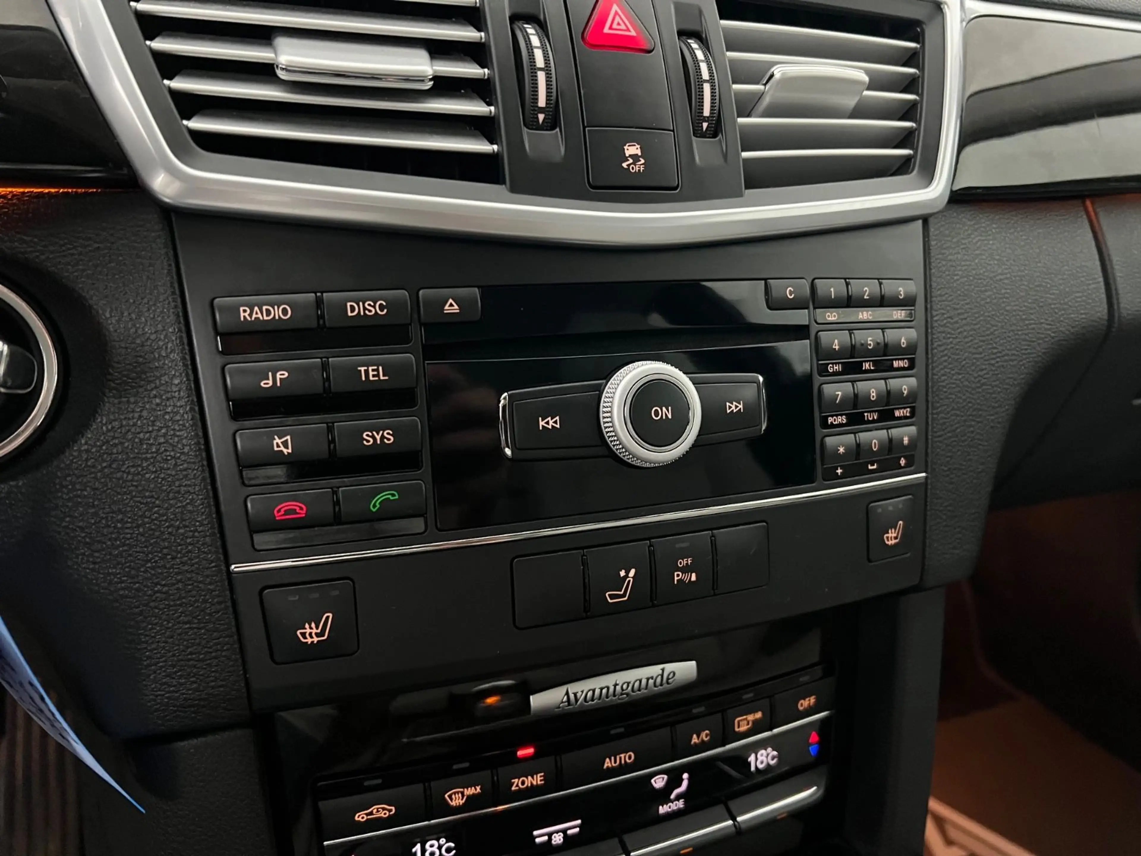 Mercedes-Benz E 350 CGI / RENTNER/  71.tKM / 292PS / V6 / ILS — photo 29
