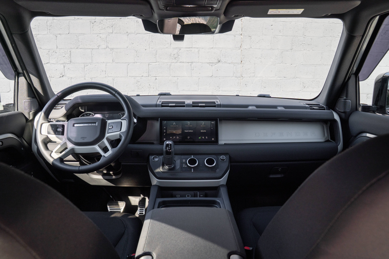 Land Rover Defender 3.0D LICHTE VRACHT NAVI/TREKHAAK/360 — photo 6
