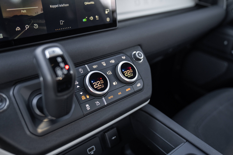 Land Rover Defender 3.0D LICHTE VRACHT NAVI/TREKHAAK/360 — photo 10