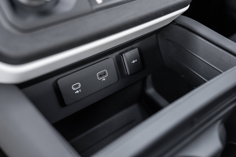 Land Rover Defender 3.0D LICHTE VRACHT NAVI/TREKHAAK/360 — photo 14