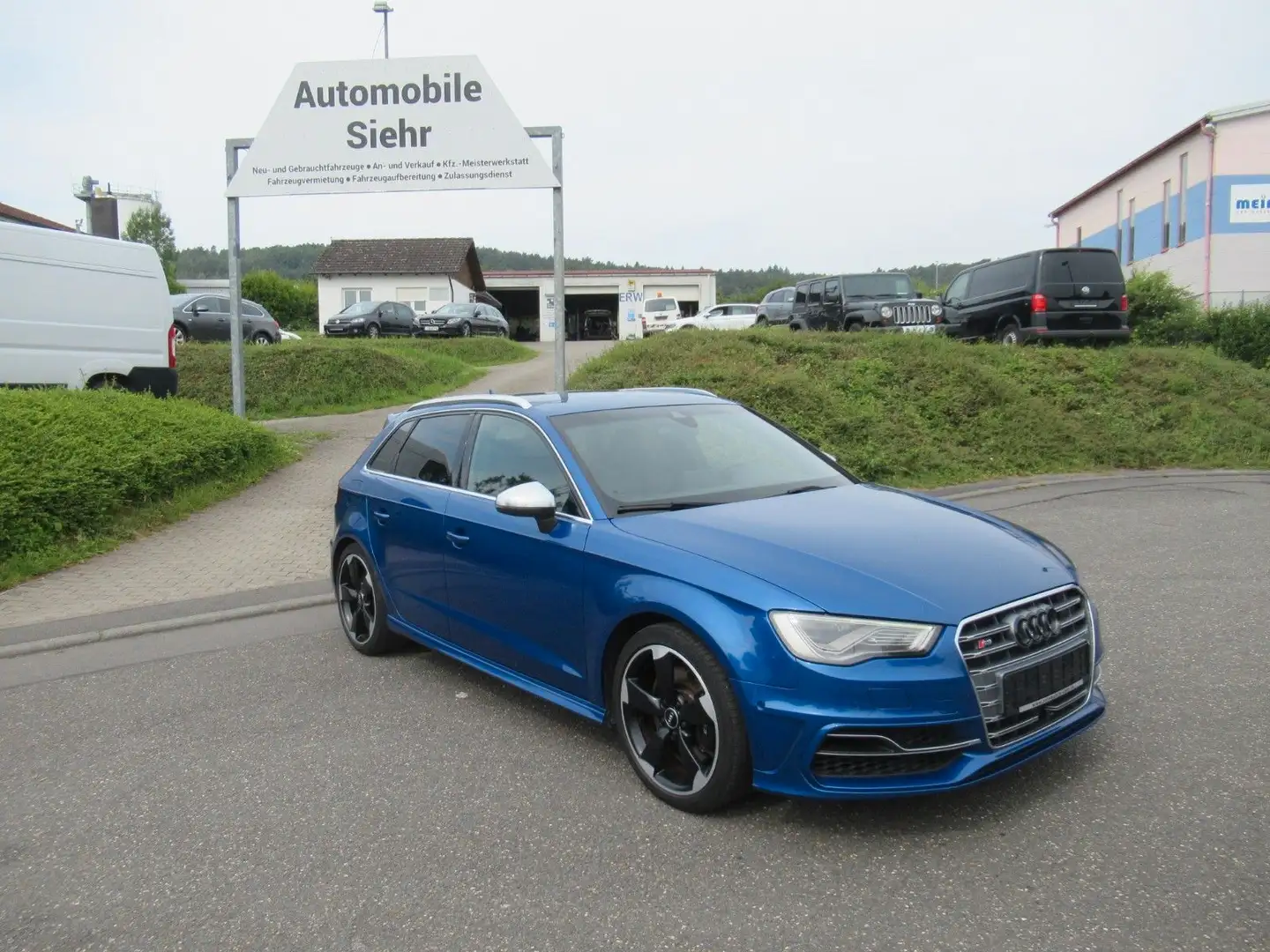 Audi S3 Sportback 2.0 TFSI quattro Blau - 2