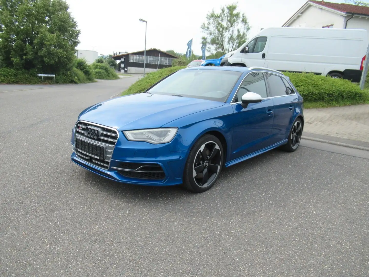 Audi S3 Sportback 2.0 TFSI quattro Blau - 1