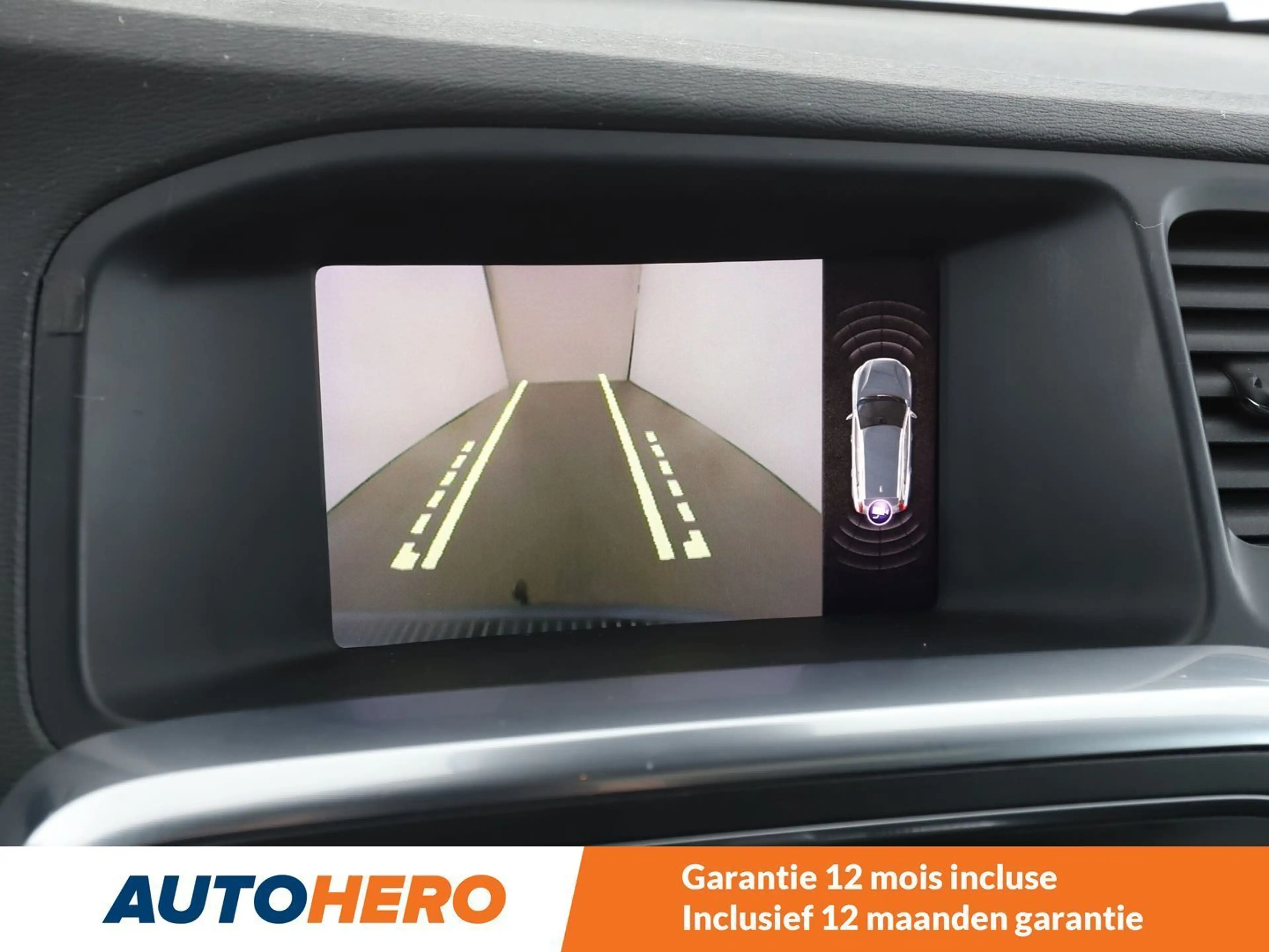Volvo V60 Cross Country 2.0 D3 Pro — photo 9
