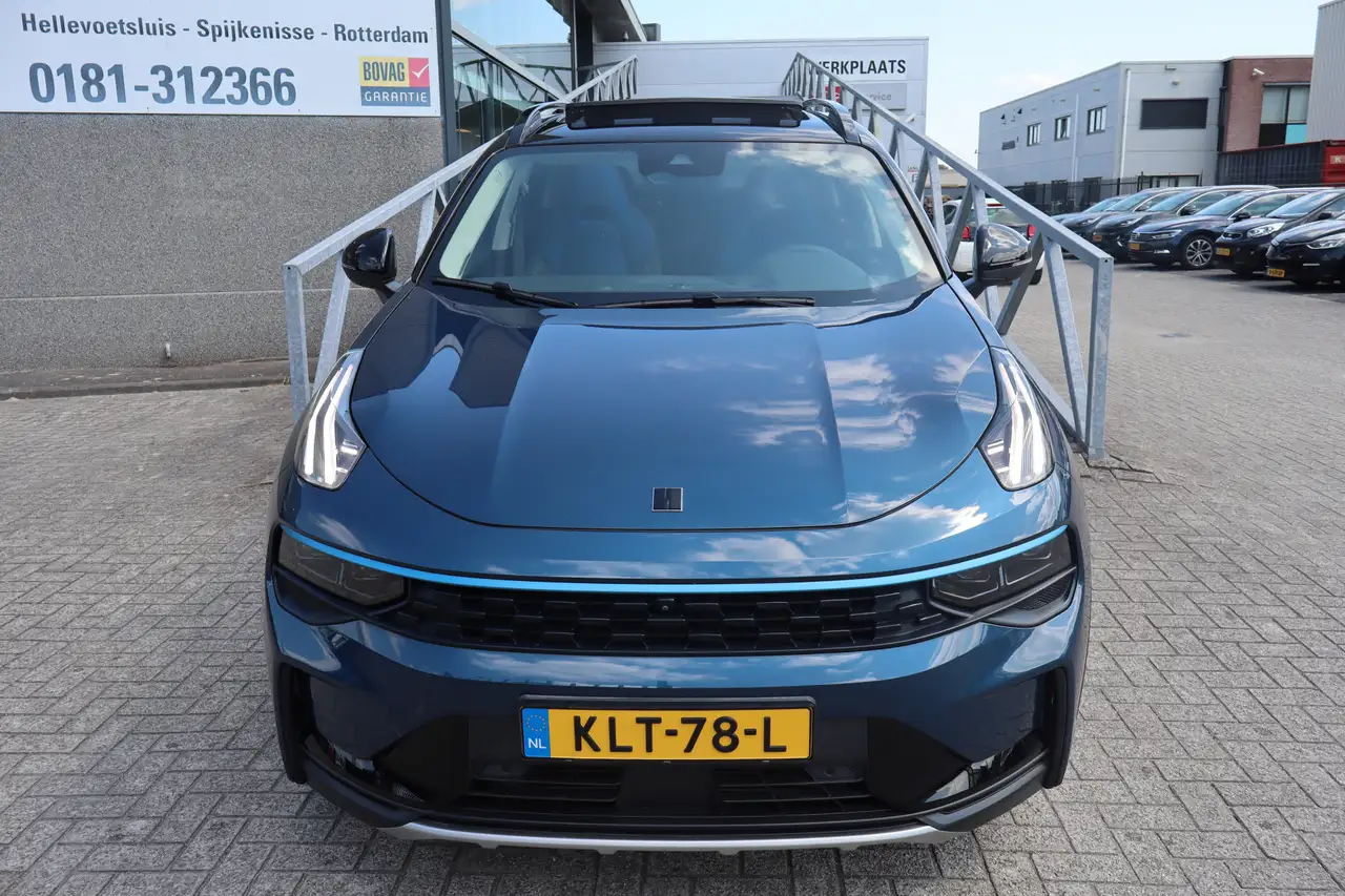 Lynk & Co 01 2022