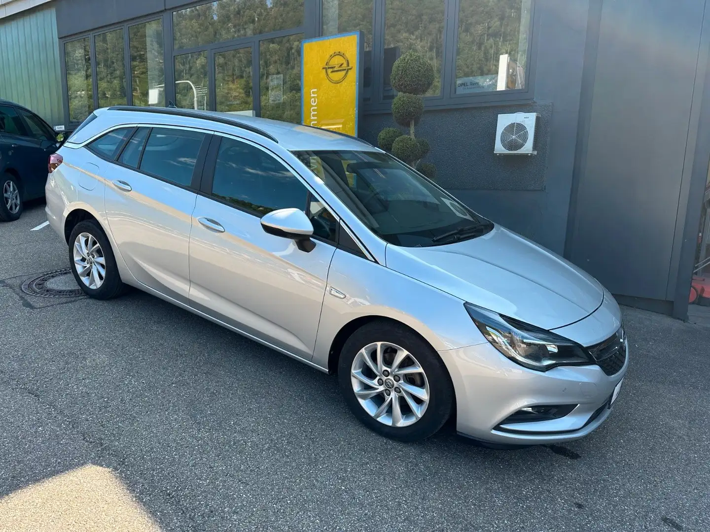 Opel Astra K Sports Tourer Silber - 1