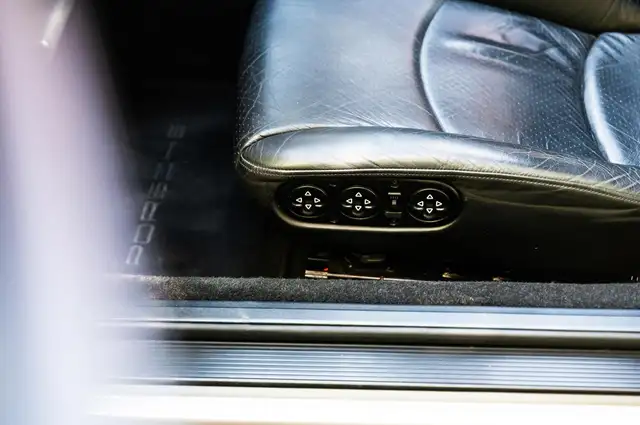 Porsche 911 view 22
