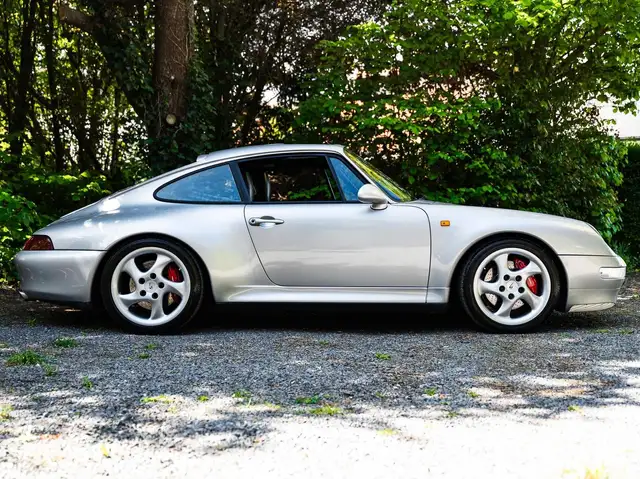 Porsche 911 view 25