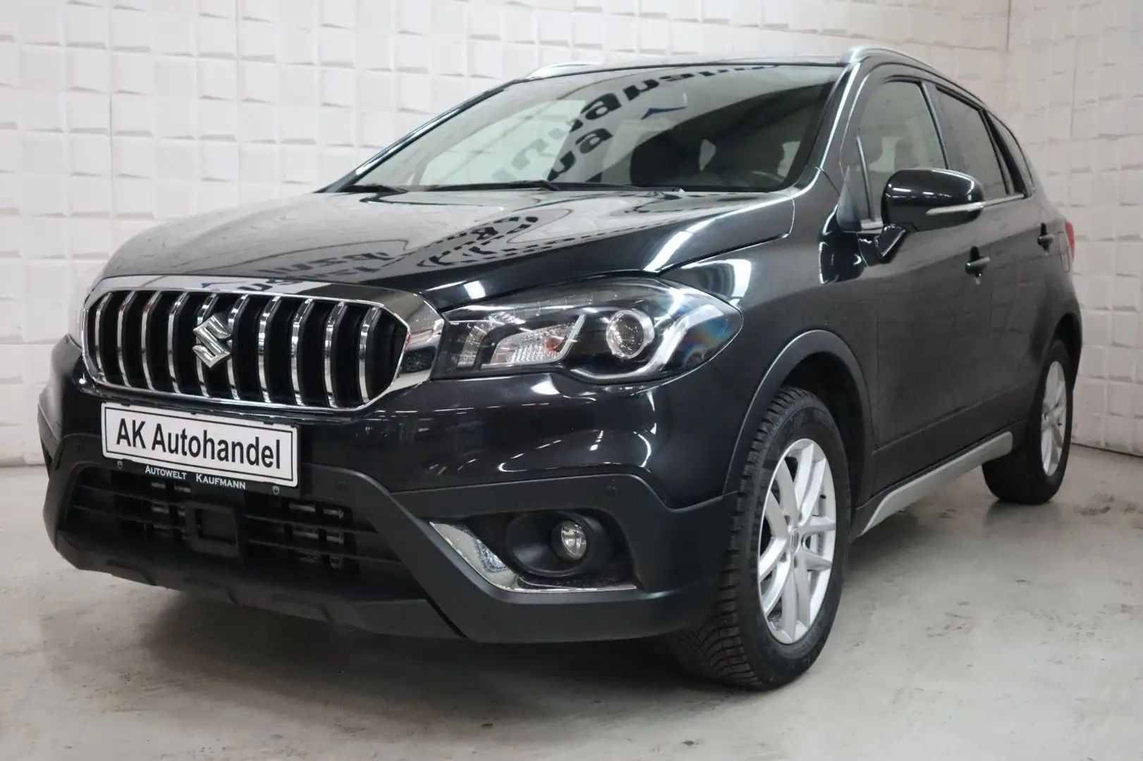 Suzuki SX4 S-Cross Comfort 4x4,Xenon,Klima,Kamera Negro - 1