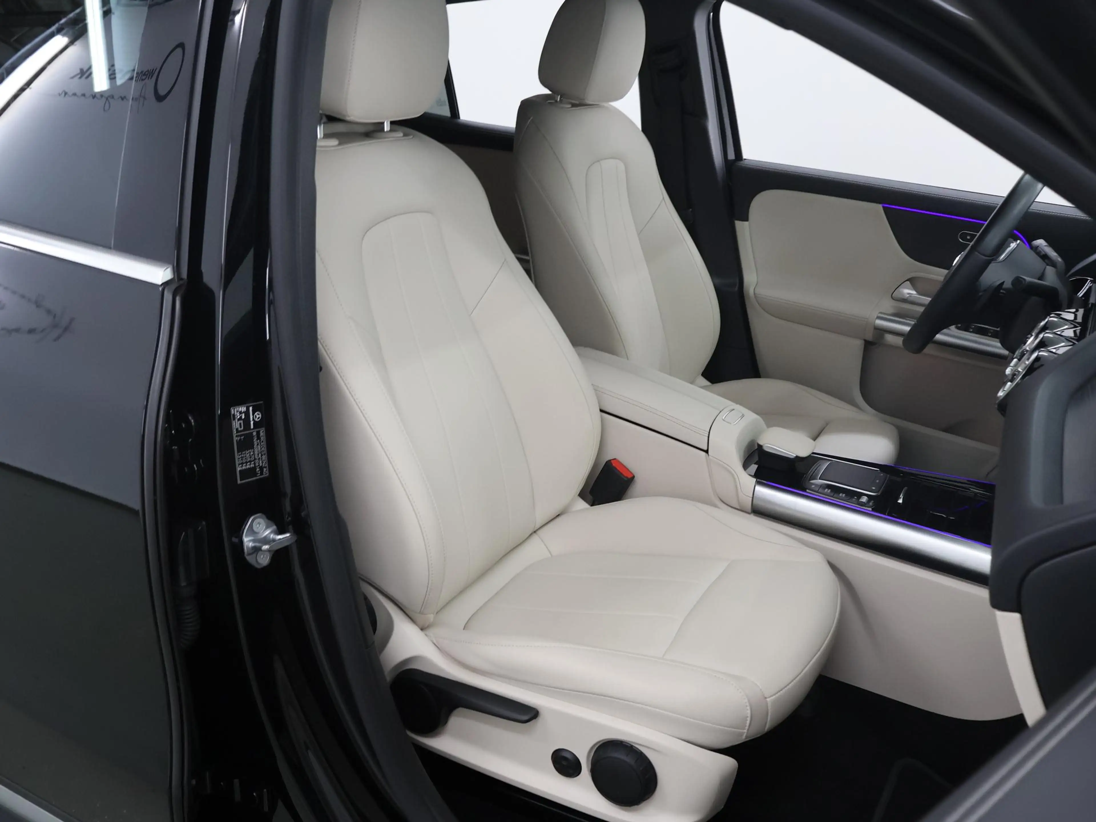 Mercedes-Benz EQA 250 Luxury Line 67 kWh | Xenon verlichting | Lederen b — photo 10