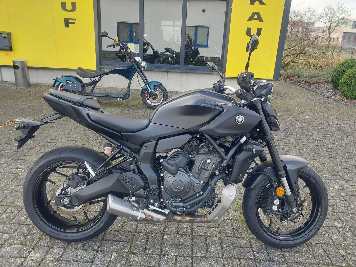 Yamaha MT-07 Y-AMT Fekete - 1