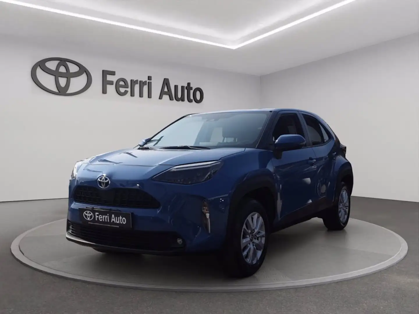 Toyota Yaris Cross 1.5h business fwd 116cv e-cvt Albastru - 1