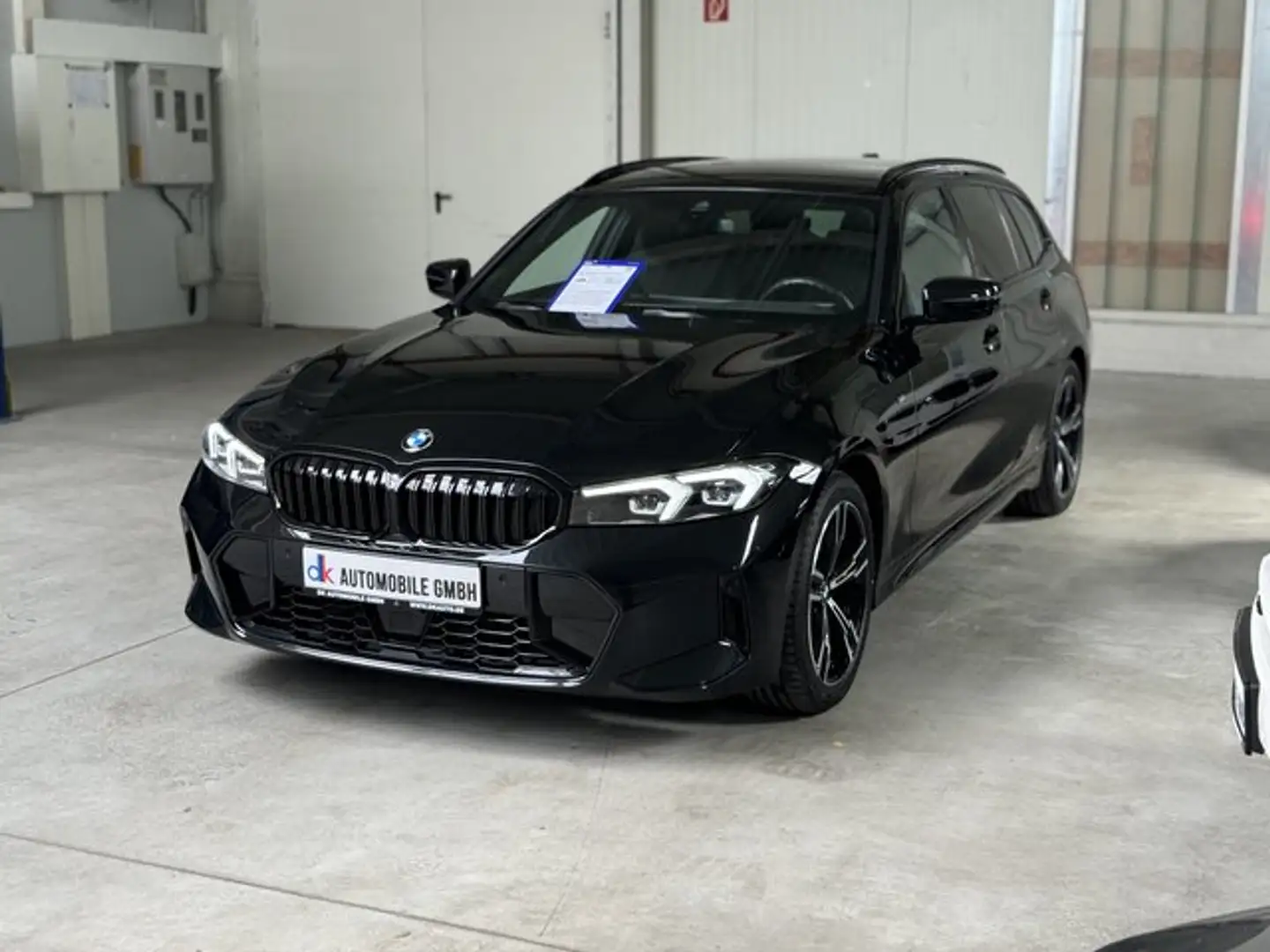 BMW 320 d xDrive Tourig Mild-Hybrid///M SPORT/DACHRELING Schwarz - 2