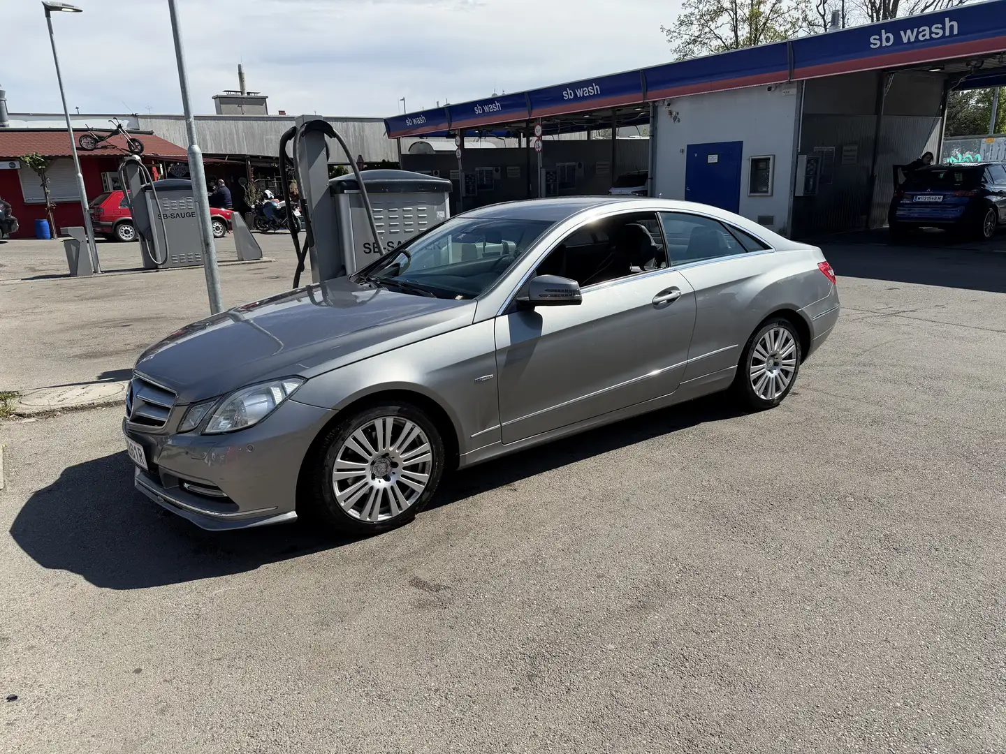 Mercedes-Benz E 220 CDI DPF Coupe BlueEFFICIENCY 7G-TRONIC Avantgarde - 2