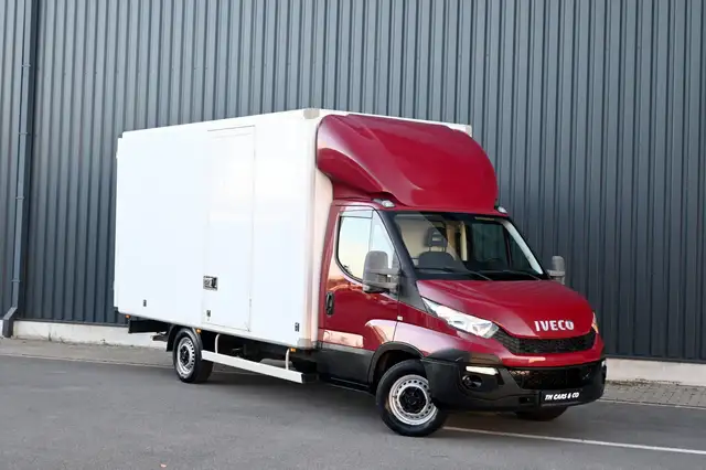Iveco Daily 35C15V 2.3 Meubelbak Trekhaak 3500kg Airco, Bluetooth, ...