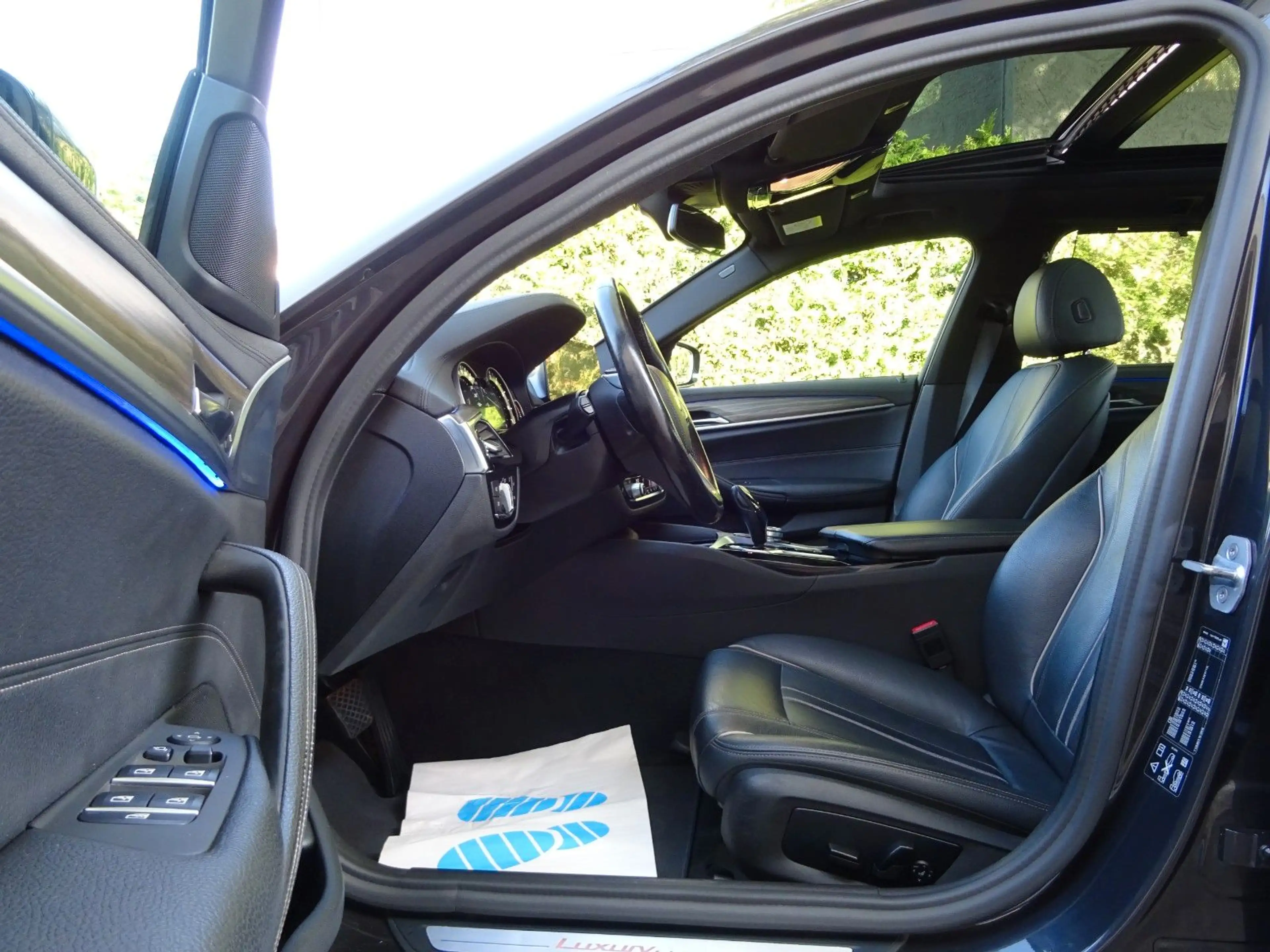 BMW 540 i xDrive Touring Aut Luxury Line Navi LEDer — photo 13
