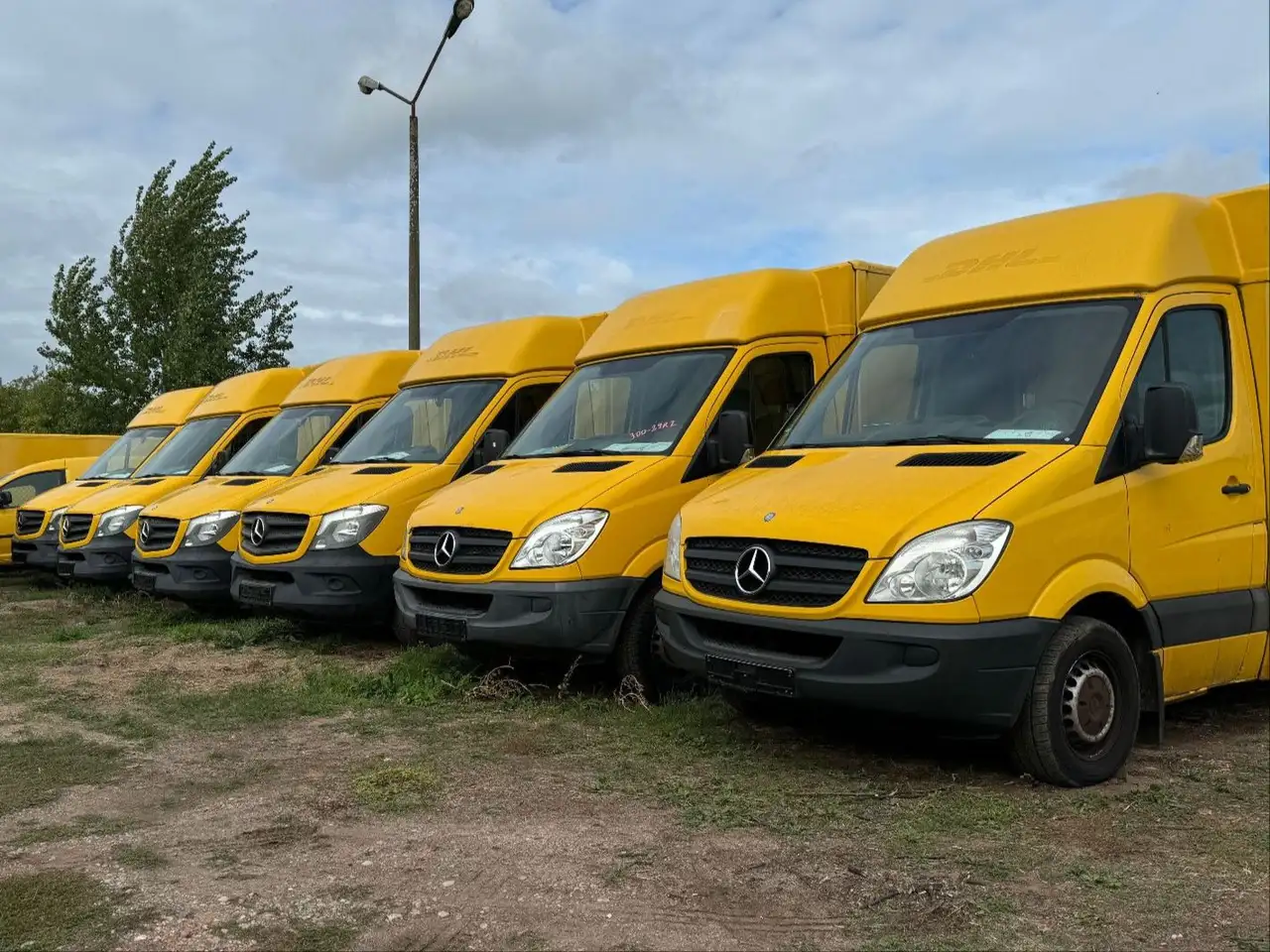 Mercedes-Benz Sprinter/Koffer/Regalsystem/EU5/1. Hand — photo 1 of 15