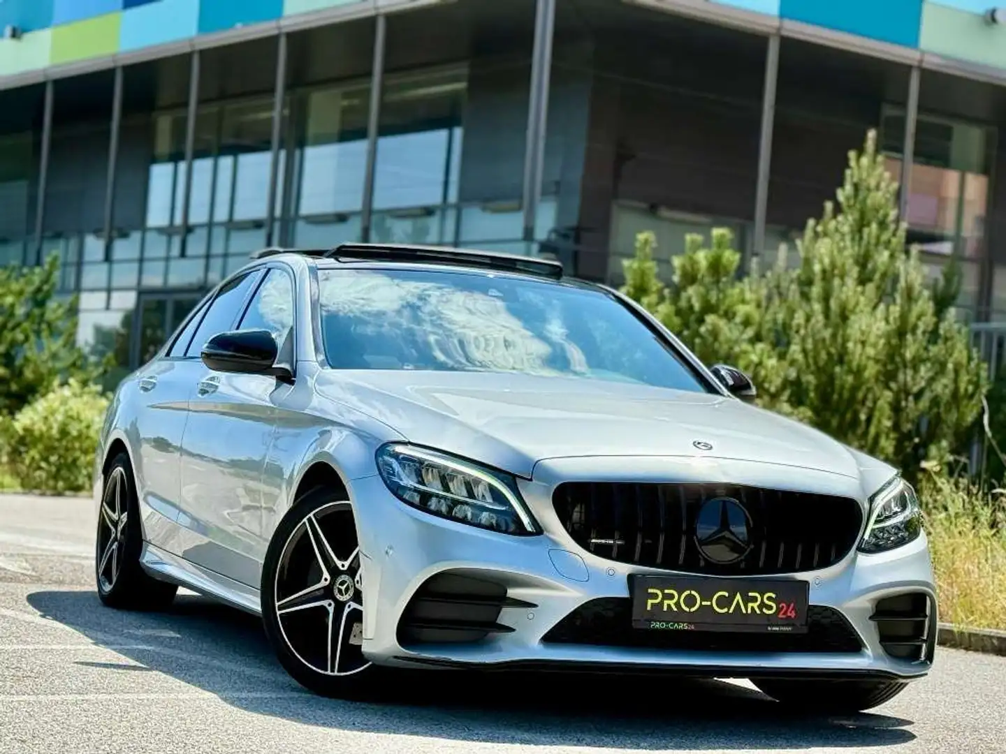 Mercedes-Benz C // PANORAMA // GARANTIE // LEDER Argent - 1