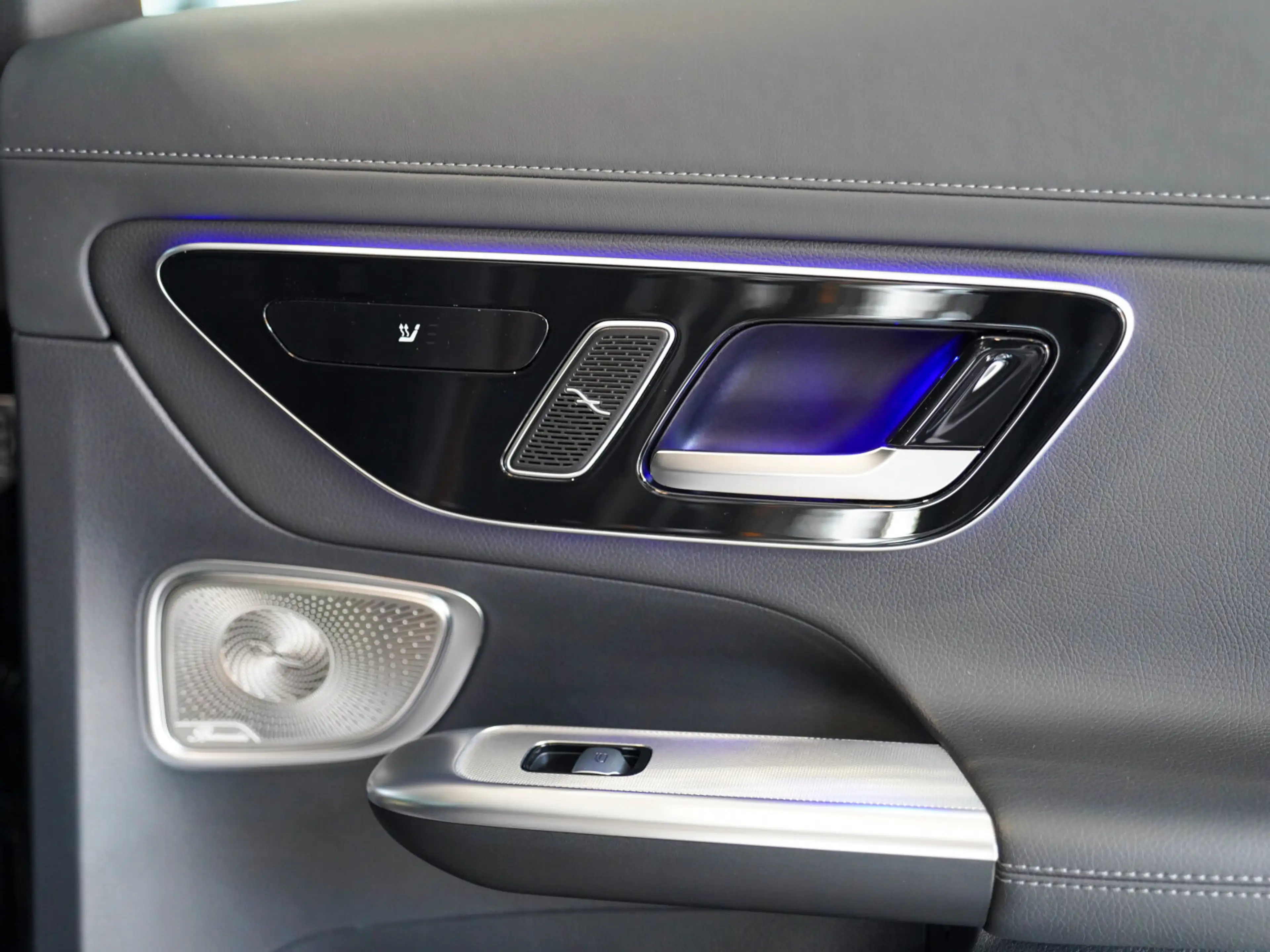 Mercedes-Benz GLC 220 GLC 220 d 4M AMG Line Night Burmester 360° AHK — photo 15