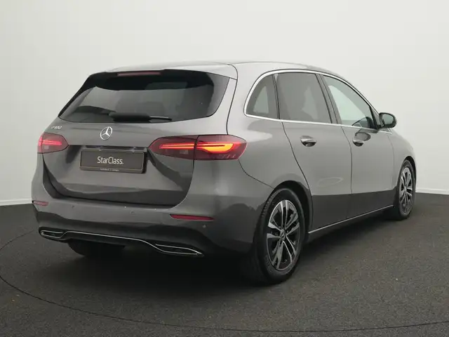 Mercedes-Benz B-Class view 3