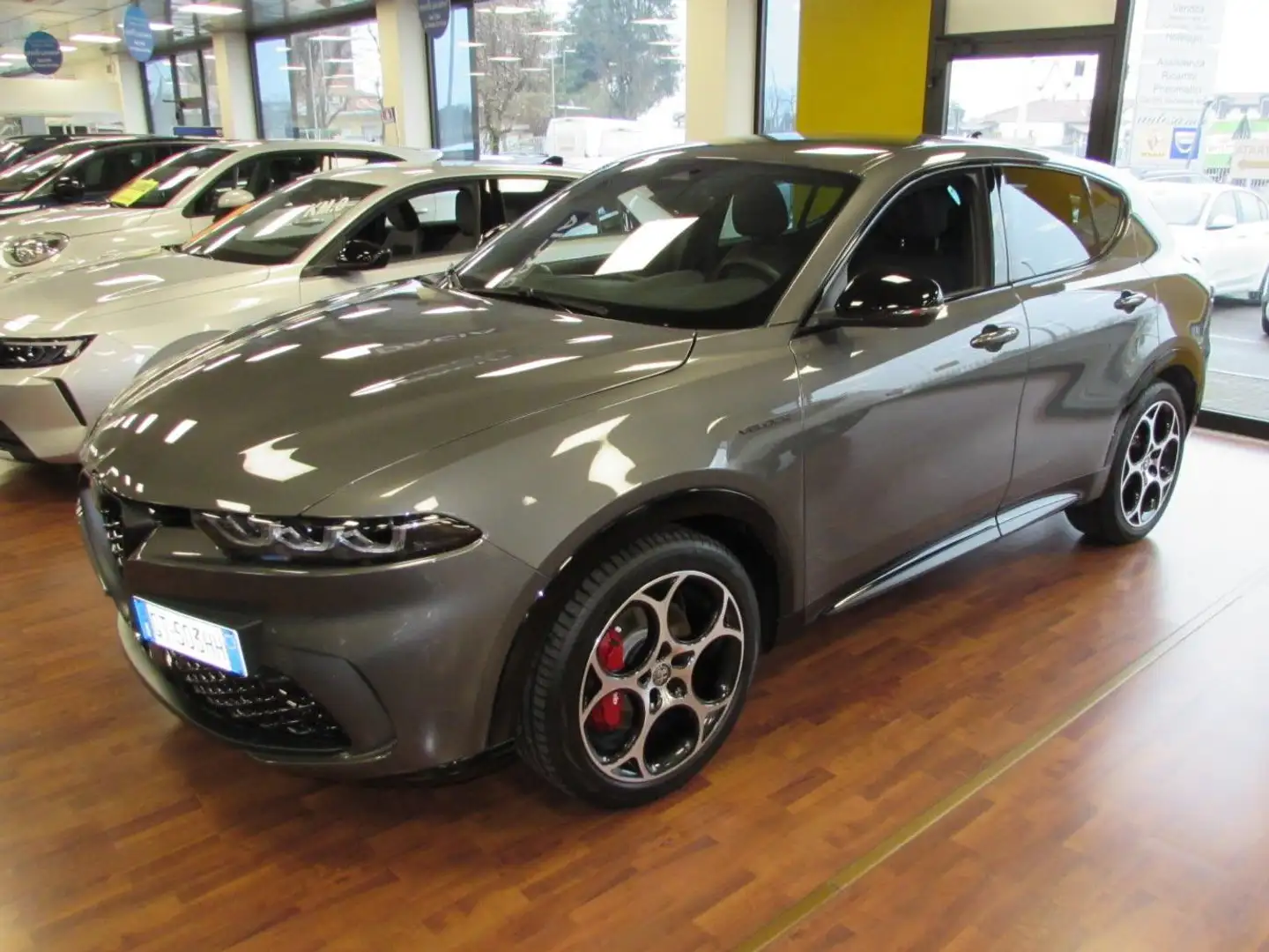 Alfa Romeo Tonale 1.5 hybrid Veloce 160cv Grijs - 1