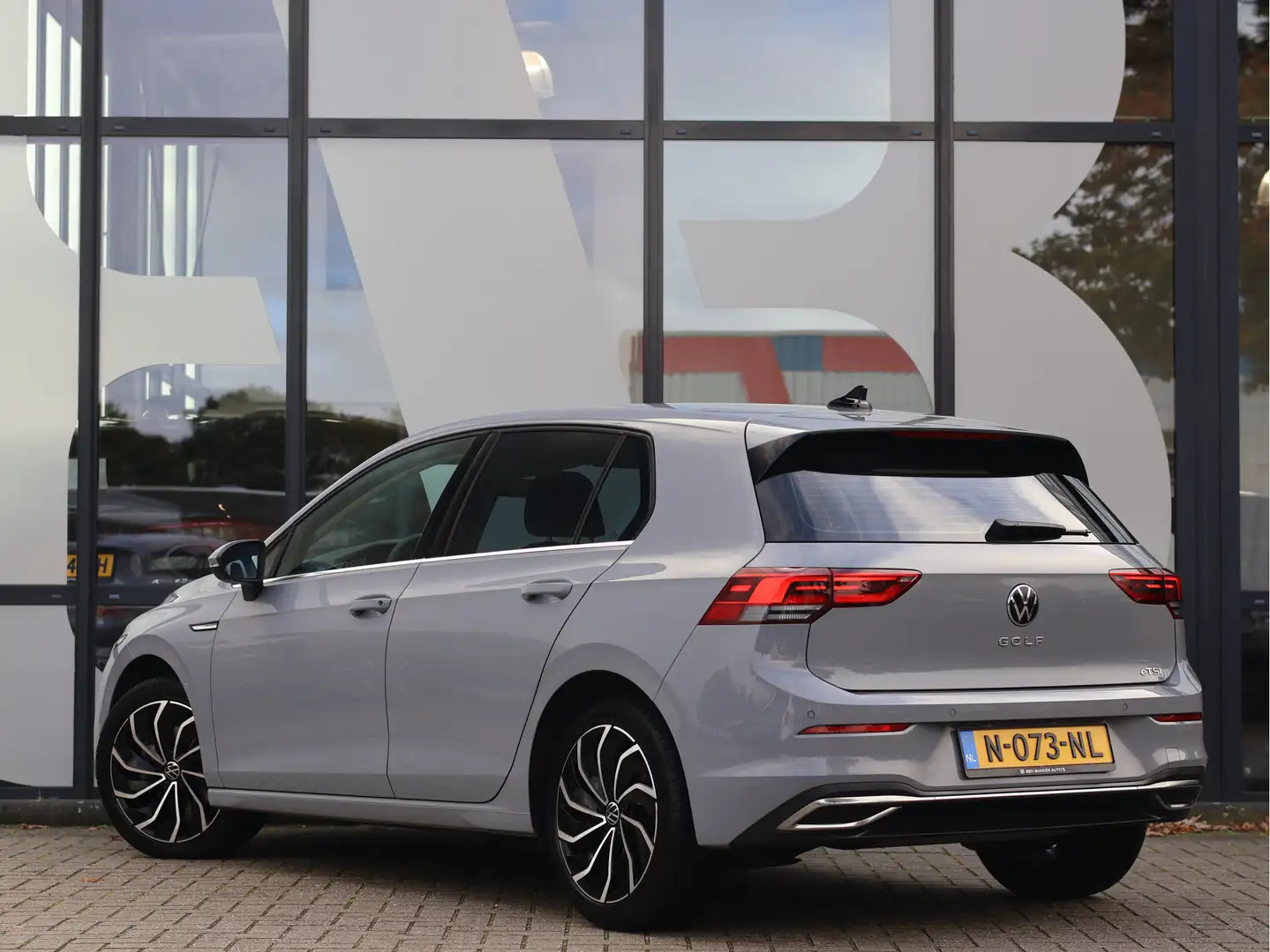 Volkswagen Golf 8 1.5 eTSI Style Automaat | Memory | Massage | Vir Gris - 2