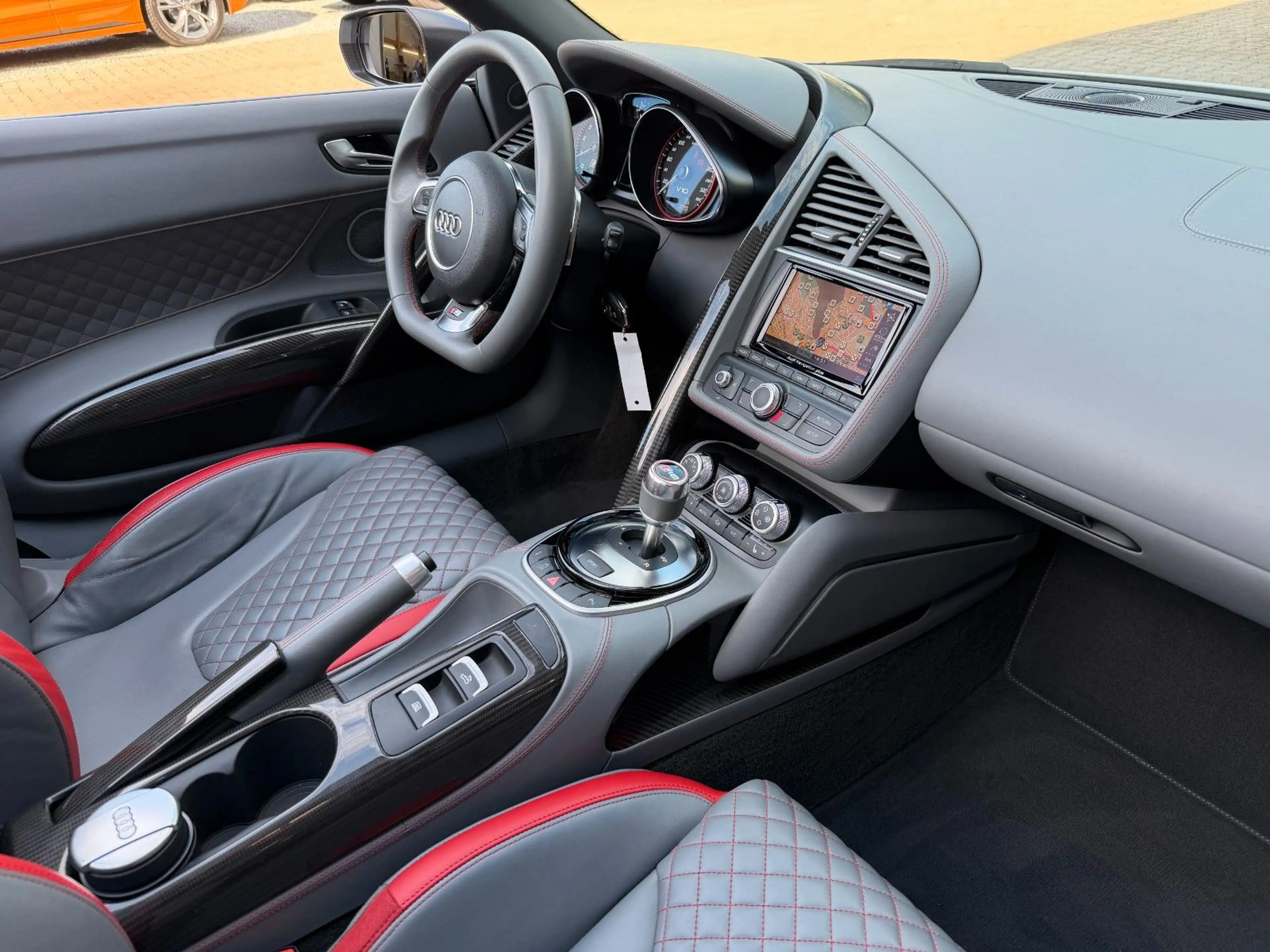 Audi R8 SPYDER*V10*EDITION 1 OF 30*EXCLUSIVE*CARBON* — photo 7