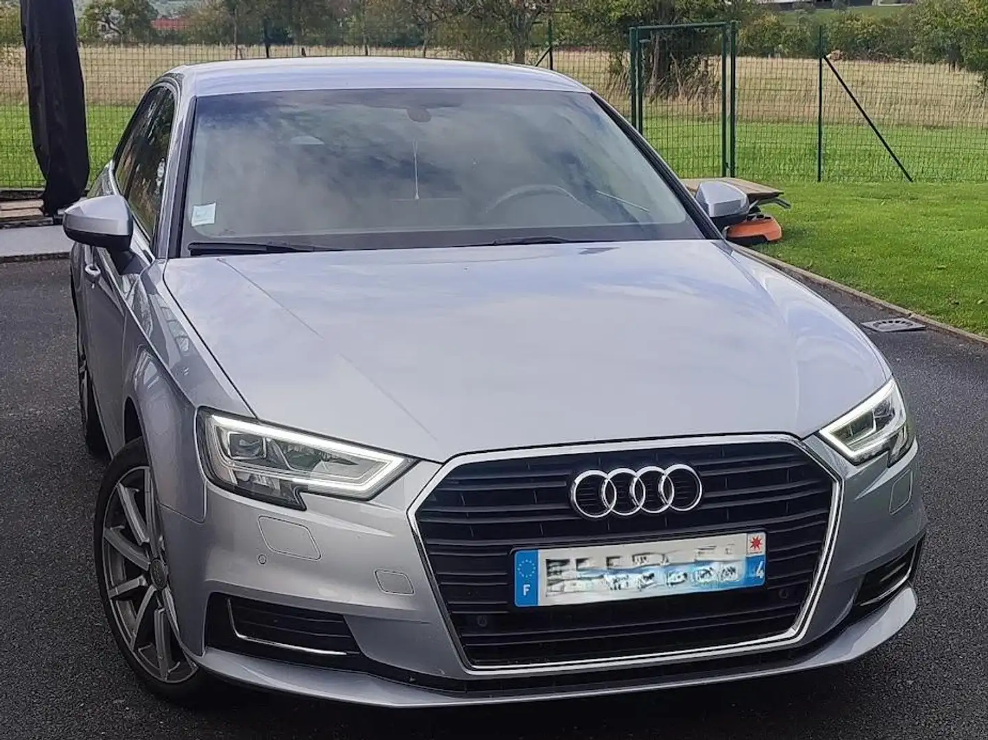Audi A3 Sportback 35 TFSI 150 DESIGN LUXE Argent - 1