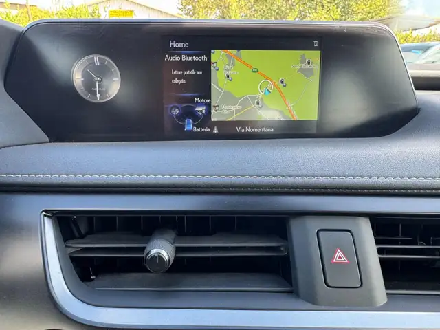 Lexus Ux view 10