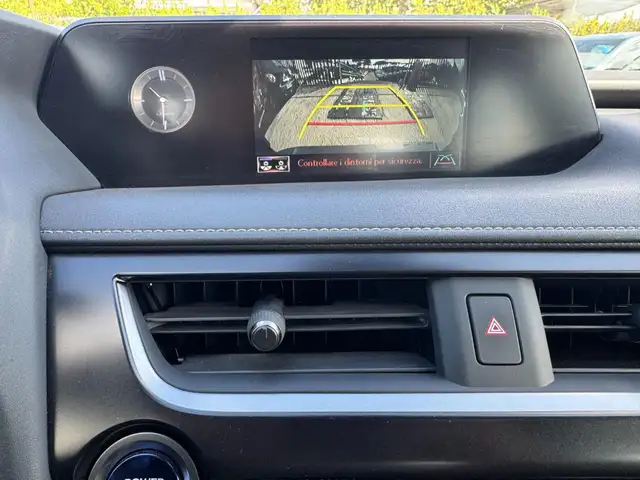 Lexus Ux view 11
