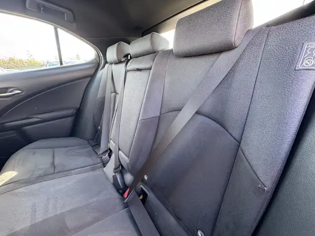 Lexus Ux view 14