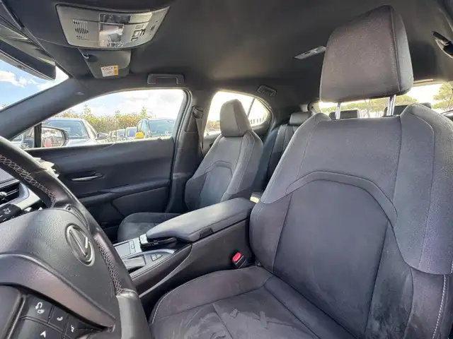 Lexus Ux view 13