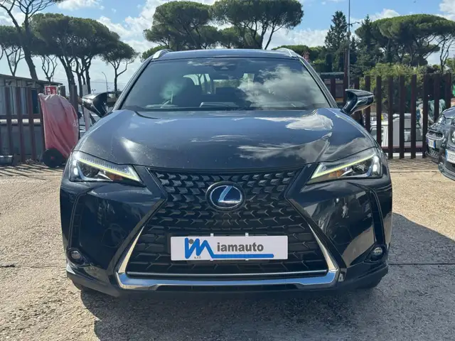 Lexus Ux view 3