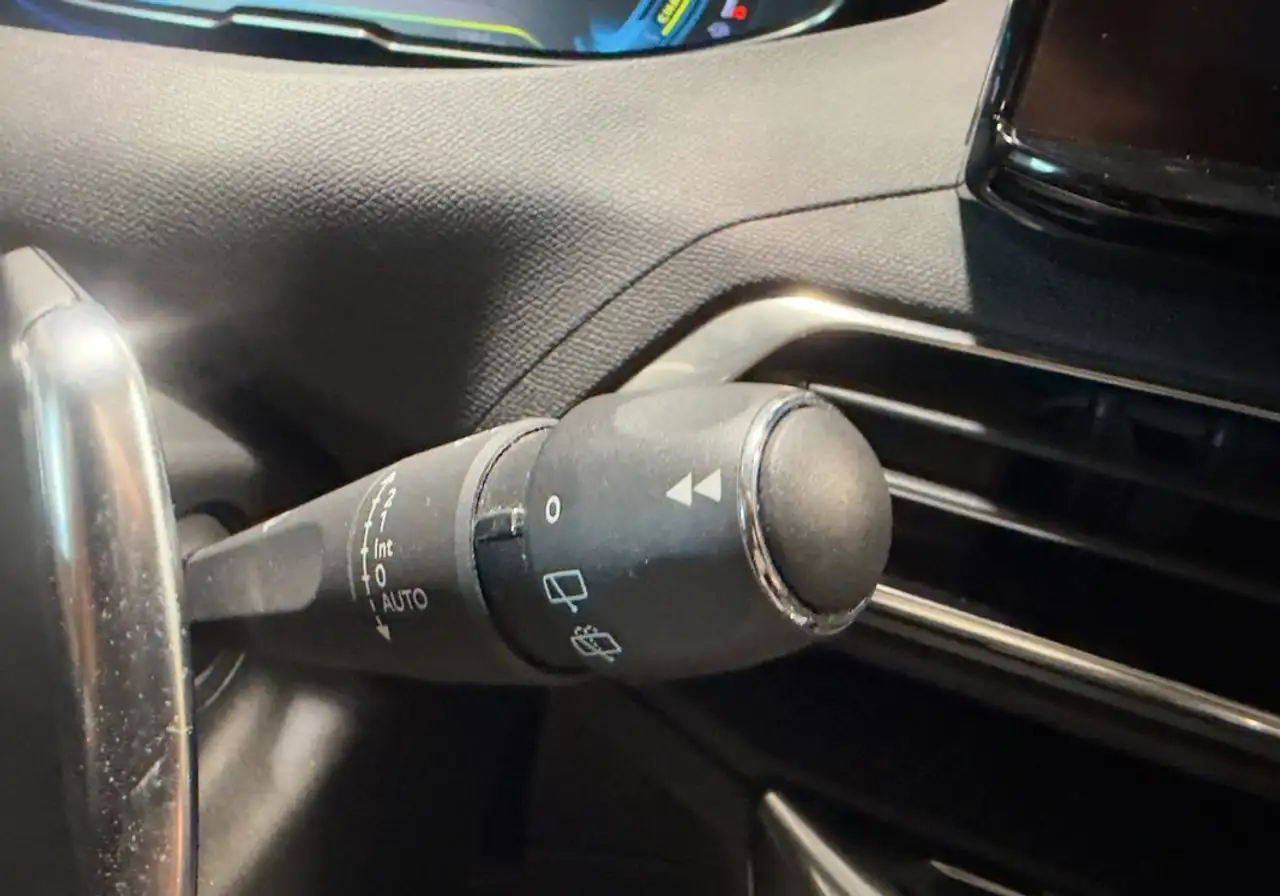 Peugeot 3008 3008 Plug-In Hybrid — photo 30