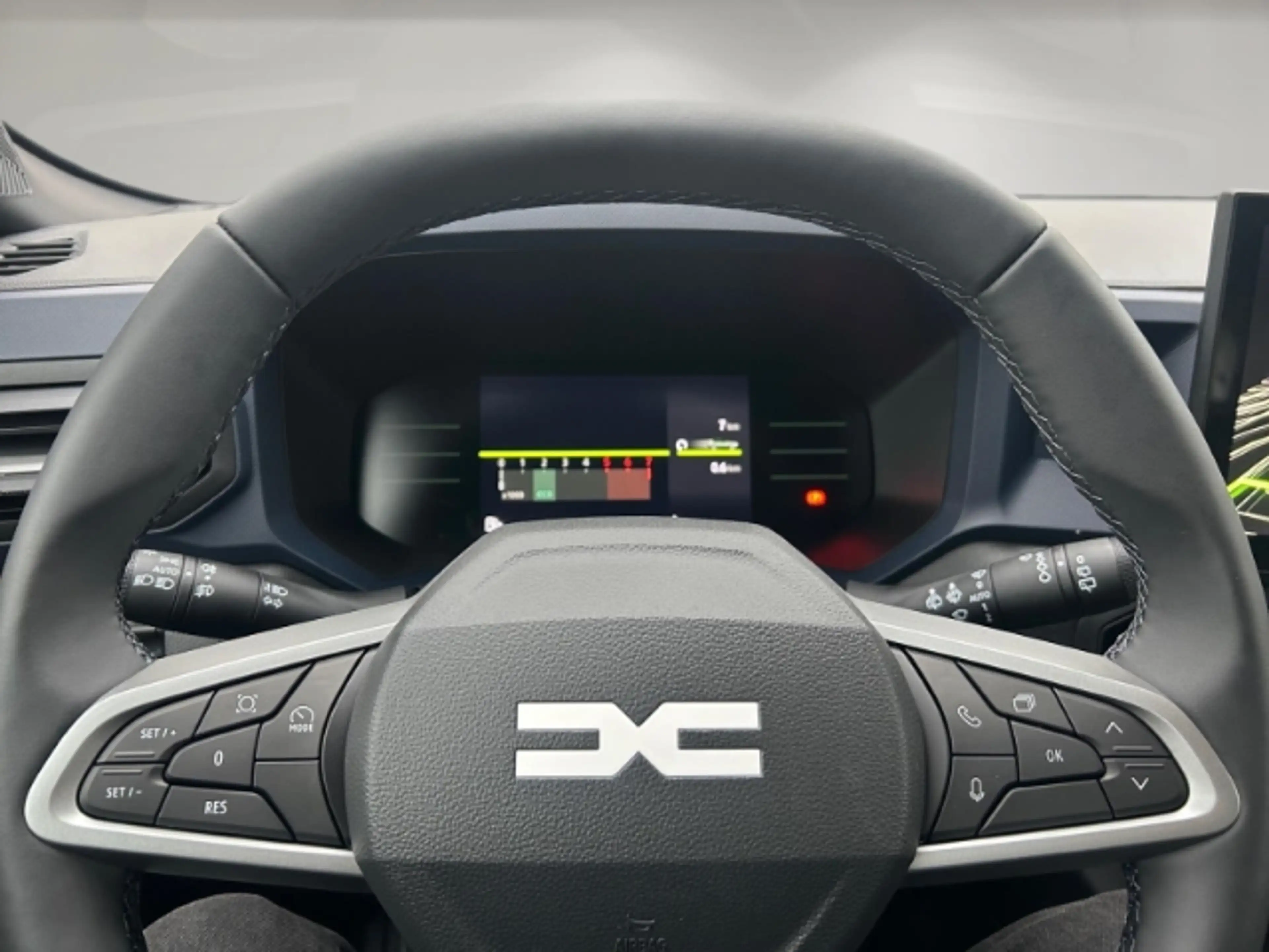 Dacia Bigster Expression Mild Hybrid-G 140 *Kamera*Klimaautomati — photo 9