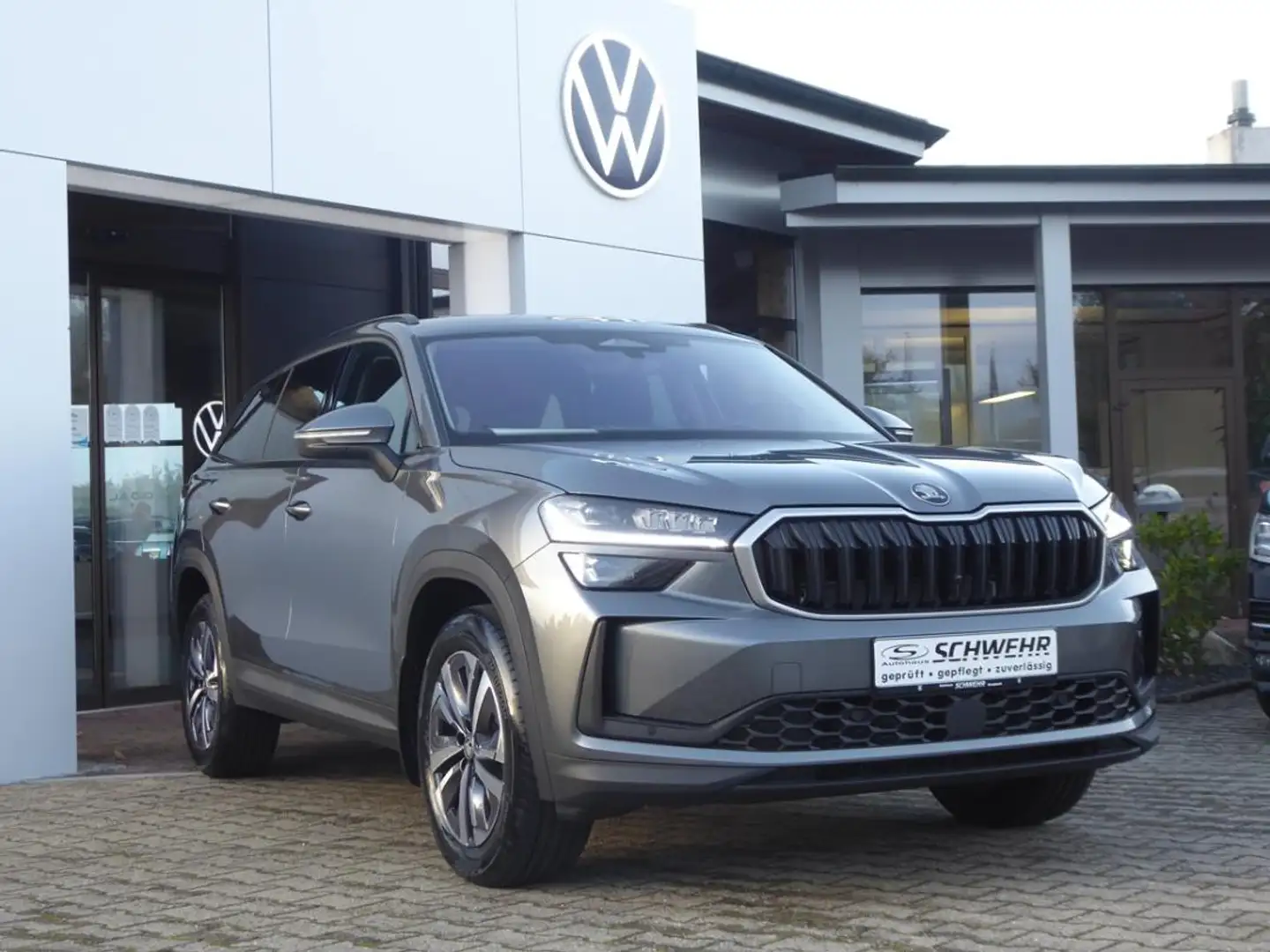 Skoda Kodiaq Selection 1.5TSI mHEV Grau - 2